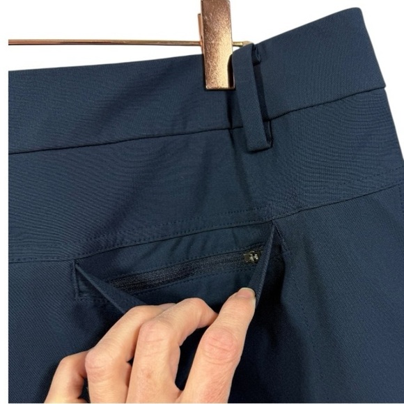 Lululemon Athletica Men's Navy Shorts - Picture 9 of 9